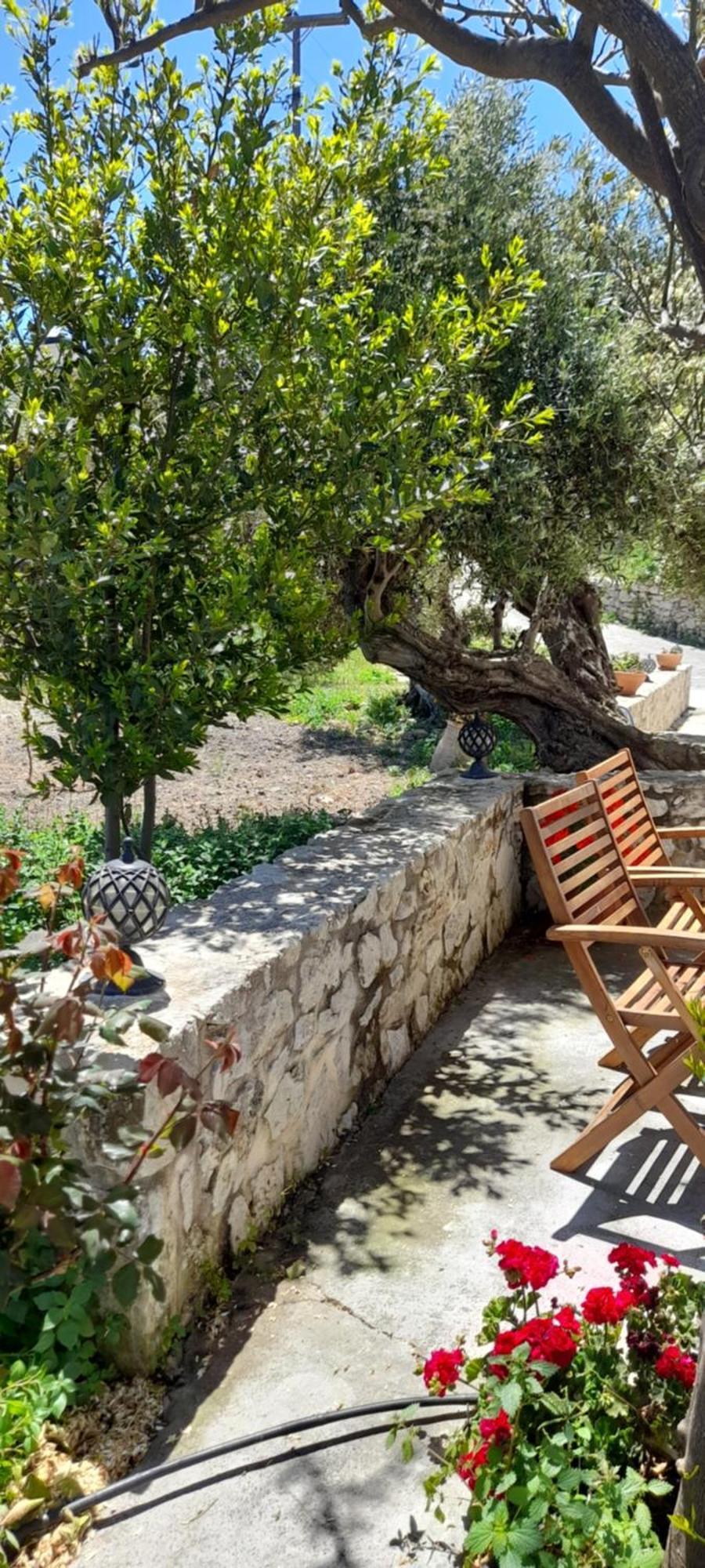 דירות Plátanos Margarita'S Stone House חדר תמונה